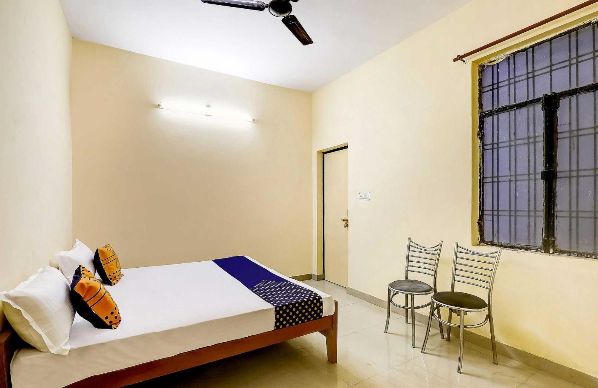 Spot On Ganpati Palace لاكناو المظهر الخارجي الصورة